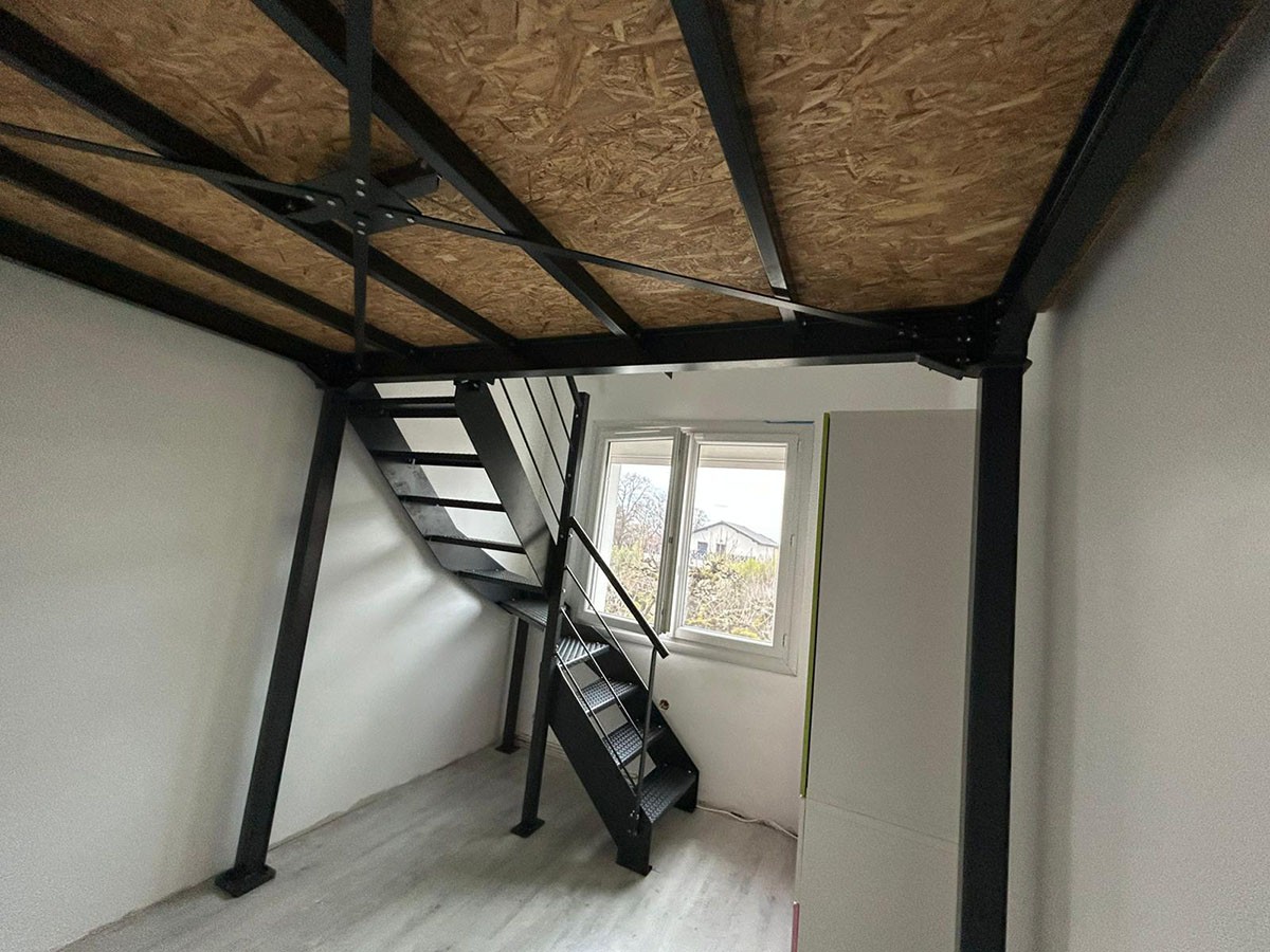 mezzanine avec escalier sur mesure