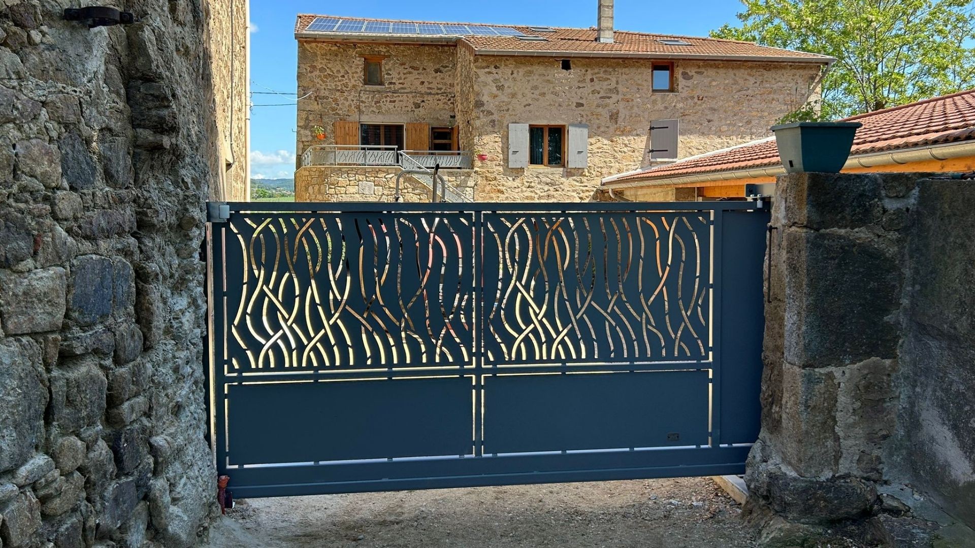 Portail métallique sur-mesure ardèche