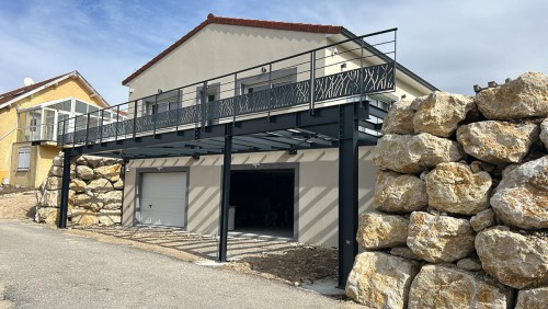 terrasse surélevée sur-mesure en acier