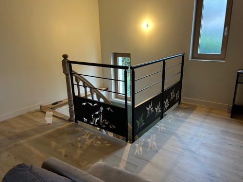 Garde-corps en métal au design personnalisé