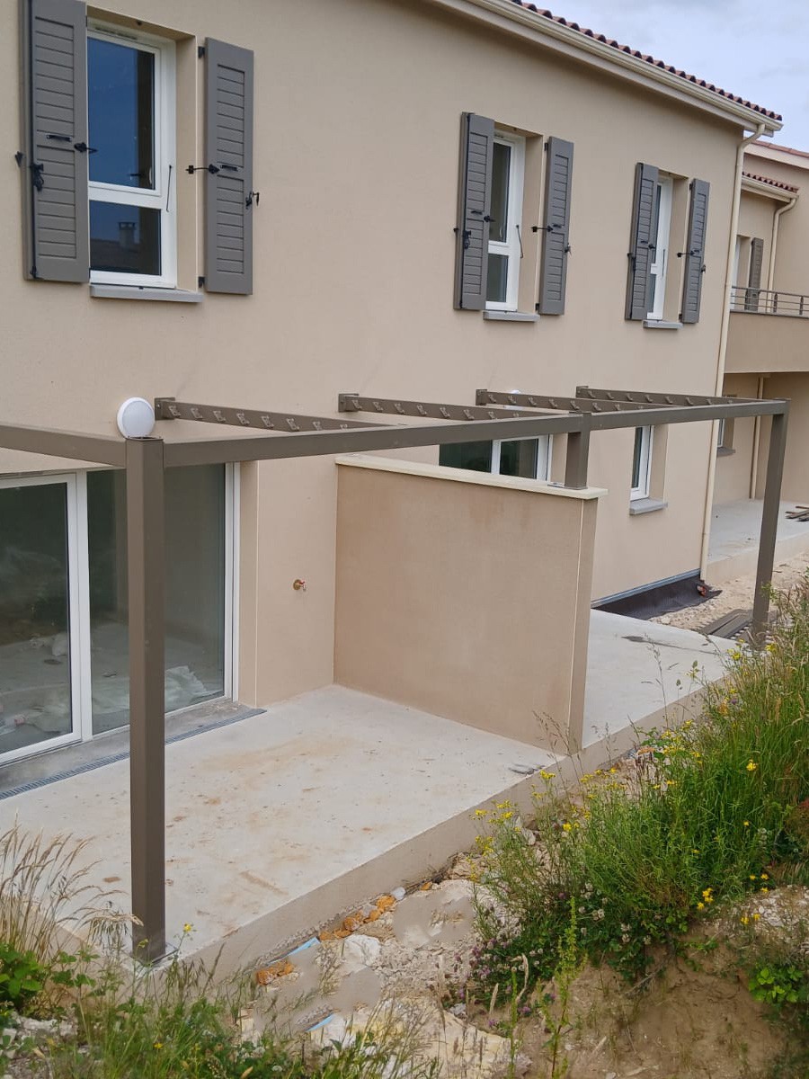 pergola sur mesure pour programme immobilier villas ardèche