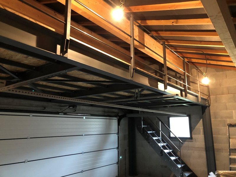 mezzanine dans un garage