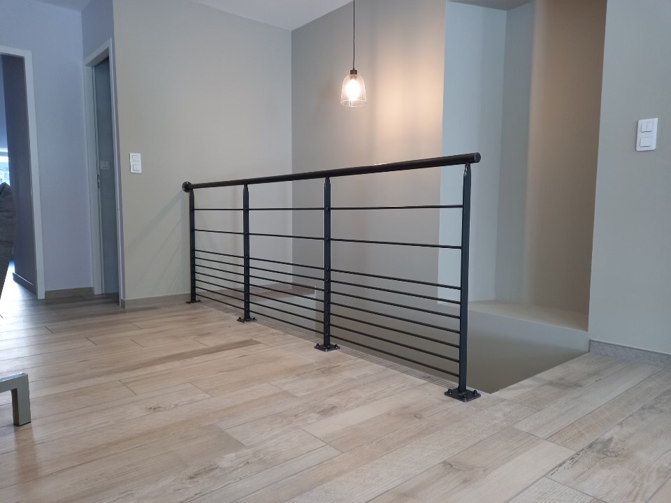 garde-corps acier escalier sur mesure